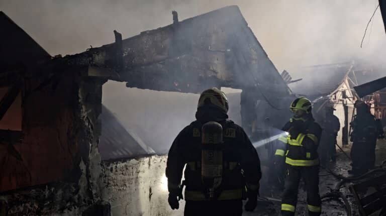 Incendio destruye plantel de criadero porcino en Los Castaños y causa la muerte de cerca de cuatro mil cerdos