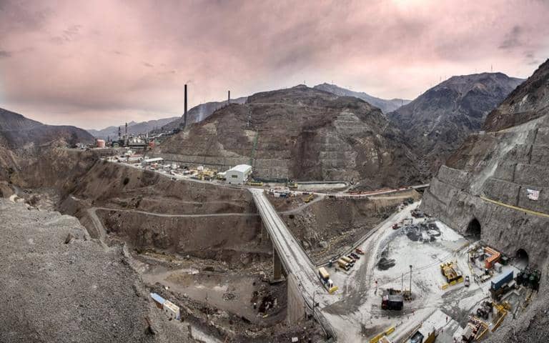 Confirman un trabajador fallecido tras alud de barro en mina a rajo abierto de El Teniente