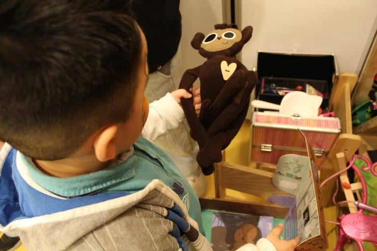 Hospital Regional de Talca recibe kits de apoyo emocional para pacientes oncológicos infantiles y sus hermanos