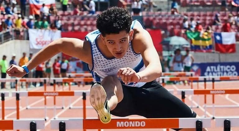 Joven atleta curicano se corona campeón nacional escolar en los 80 metros vallas
