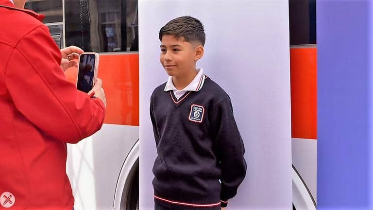 Junaeb inicia captura fotográfica anticipada de la TNE 2027 para agilizar su entrega a estudiantes