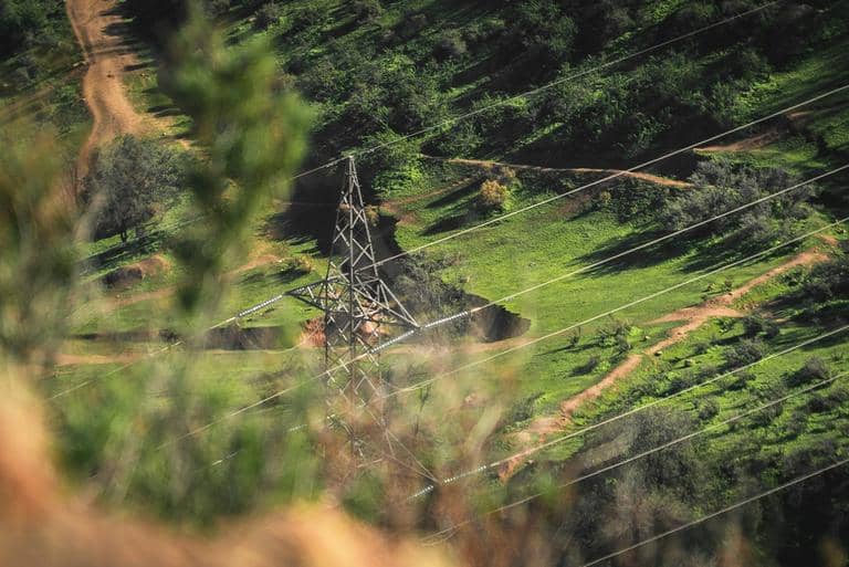 Chile tiene energía limpia, pero no la usa: 85% de su consumo energético sigue siendo contaminante