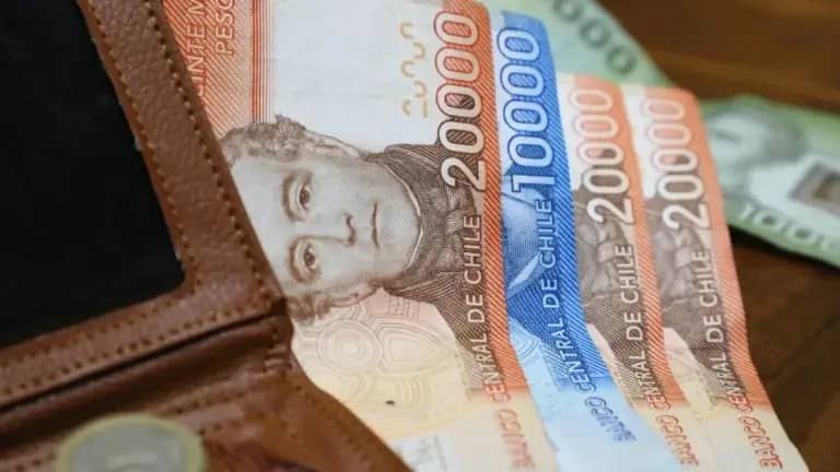 Bono de hasta $412.000 para asistentes de la educación: Revisa los detalles del pago y requisitos