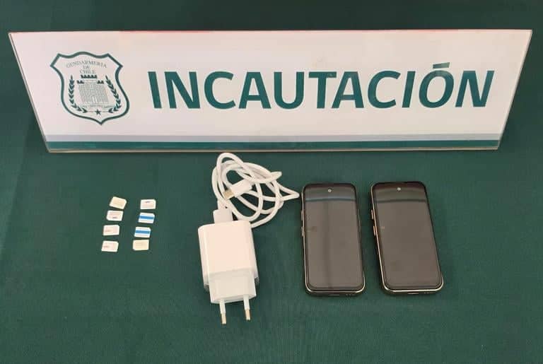 Detienen a mujer que intentó ingresar celulares y chips ocultos en sus zapatillas a la cárcel de Talca