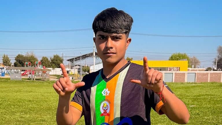 Impulsan campaña solidaria para que joven futbolista de Santa Fe represente a la ciudad en gira deportiva por España