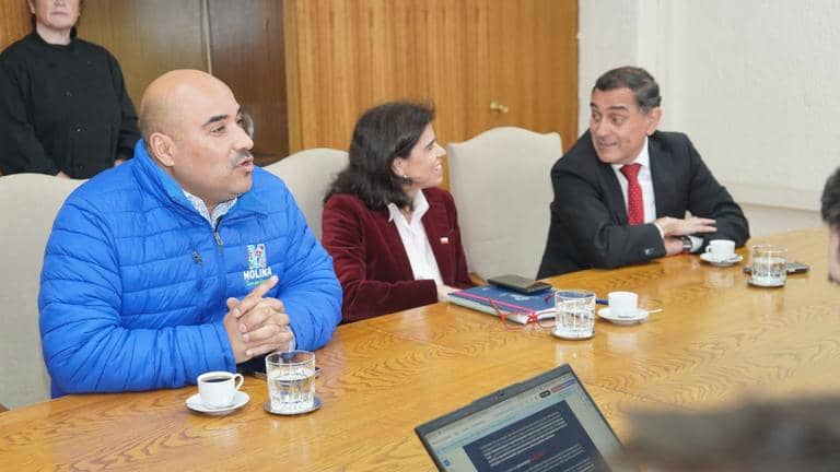 Alcalde Felipe Méndez pide certezas al Subsecretario de Educación por traspaso de establecimientos al SLEP