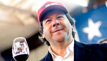Senador Castro en la mira por supuestos contratos con el Estado publicados en The Clinic