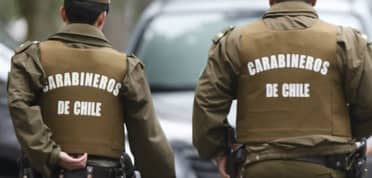 Detienen dos funcionarios de Carabineros por infracción al código sanitario