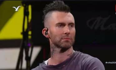 Video registra a Adam Levine saliendo enojado del escenario de la Quinta Vergara: "Maldita ciudad"