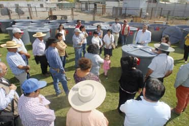 Municipalidad de Rauco entregó estanques de agua a familias para mitigar sequía