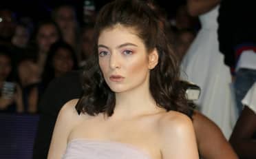 Lorde reaparece y anticipa nueva música: "Salen buenas cosas"