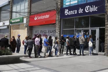 Bancos valoran plan de ayuda a la clase media de parte del Gobierno