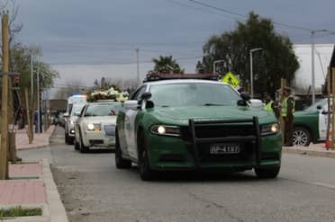 Familiares, amigos y colegas despidieron a carabinera asesinada en Linares