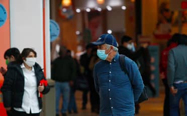 Mall Curicó reabrió sus puertas: Si aforo alcanza el 90% se cerrará el recinto