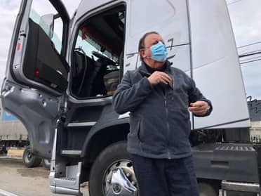 Camioneros advierten inflación por alza histórica en el precio de los combustibles