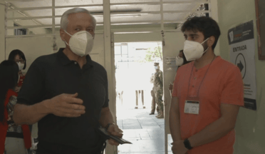 Heraldo Muñoz no pudo votar porque no se constituyó su mesa: "Esto es un escándalo, la responsabilidad es del Servel"