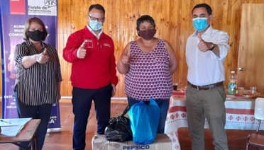 CAM Villa Galilea entregó cajas de mercadería a jefas de hogar de Curicó