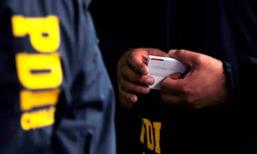 Desconocidos hurtaron maletín con $6 millones en estacionamiento de casa comercial de Curicó