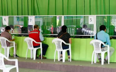 Administrador municipal aclara polémica por desarme de carpas y asegura continuidad del servicio en Curicó