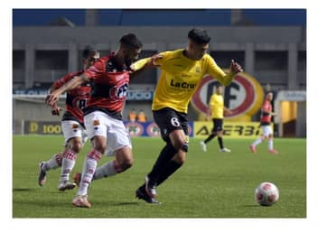 Rangers suma una importante victoria como visitante ante San Luis