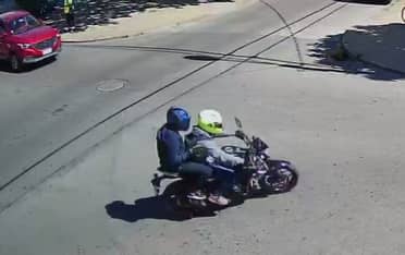 PDI de Curicó busca a sujetos movilizados en moto que asaltaron a conductor