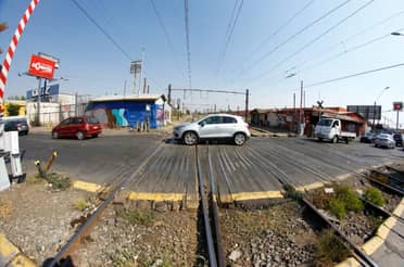 Alcalde de Curicó asegura que el Minvu no impulsa proyecto de cuatro pistas en paso ferroviario
