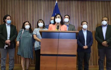 Ministra Siches aseguró que el Gobierno seguirá buscando el diálogo tras disparos en visita a Ercilla