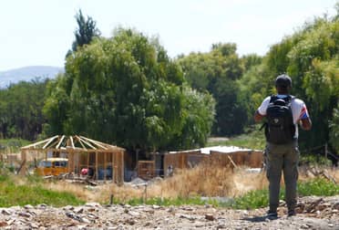 Municipio solicita resguardo policial para operativo que busca demoler viviendas de la toma Dragones Sur