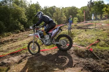 Tania González debió abandonar tras sufrir una caída en el Mundial FIM de Portugal