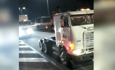 Grupo de camioneros cortó por dos horas la Ruta 5 frente a Curicó