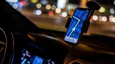 Conductor de Uber de Curicó niega denuncia por hurto de bolso con dinero de pasajero