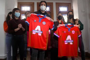 La Roja condena y rechaza uso de la camiseta por comando del Apruebo: "Representa a todo Chile"