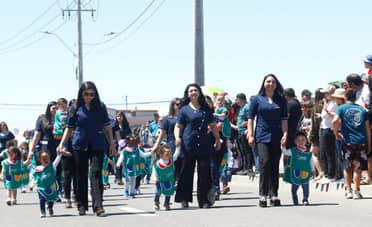 Comunidad de Santa Fe realizó tradicional desfile con alta concurrencia