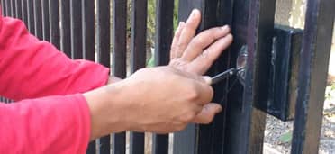 Comunidad de barrio Aguas Negras de Curicó denuncia toma de casa deshabitada