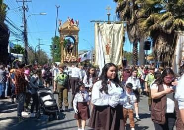 Con miles de personas en las calles regresó la procesión a la Virgen del Carmen