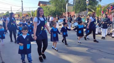 Hualañé celebró su aniversario 94 con desfile cívico