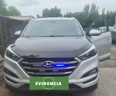 Detenido sujeto que transitaba en vehículo con balizas azules y con encargo por robo en bienes nacionales