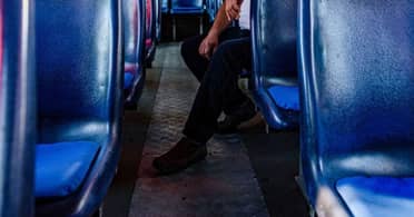 Detienen a hombre por grabar partes íntimas de una mujer en bus de San Fernando