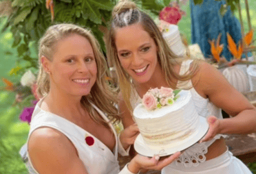 Hasta Don Francisco bailó: Hija de Vivi Kreutzberger contrajo matrimonio con su novia Stephanie Bruce