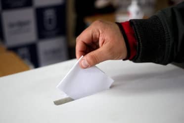Senado aprobó la restitución del voto obligatorio