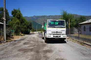 Municipio curicano realiza mantención de caminos en sector Bajo La Cuesta