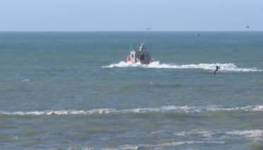 Un padre y sus dos hijos fueron arrastrados por el mar: se encuentran desaparecidos