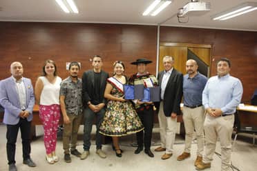Rauco de rinde homenaje a pareja vicecampeona nacional de cueca
