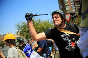 Condenan a Sebastián Izquierdo por delitos en marchas por el Rechazo: pena se dio por cumplida