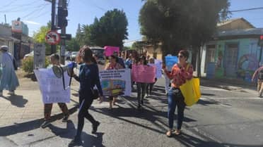 Apoderados exigen que municipio incluya a más colegios para transporte escolar