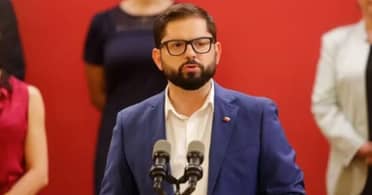 Presidente Boric concreta cambio de gabinete en cinco ministerios y 15 subsecretarías