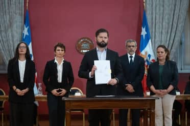 Con el PC y Frente Amplio en contra: Presidente Boric promulga ley Naín-Retamal