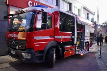 Bomberos de Cauquenes cuenta con nuevo carro bomba