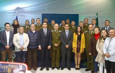 Municipio destacó a carabineros reconocidos por juntas de vecinos de Curicó