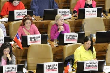 Diputada Mercedes Bulnes aprobó aumento de salario mínimo a 500 mil pesos